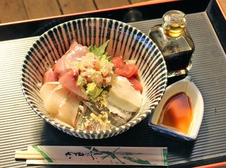 これでもか 新鮮地魚が山盛り 海鮮丼 イチウマ10月どんぶり Shallow Bee お食事処 和食全般 平塚市 湘南ナビ これでもか 新鮮地魚が山盛り 海鮮丼 イチウマ10月どんぶり Shallow Bee お食事処 和食全般 平塚市 湘南ナビ