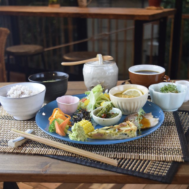プレートlunch イチウマ10月 カフェごはん 葉っぱのきもち 森のカフェ カフェ 喫茶店 伊勢原市 湘南ナビ